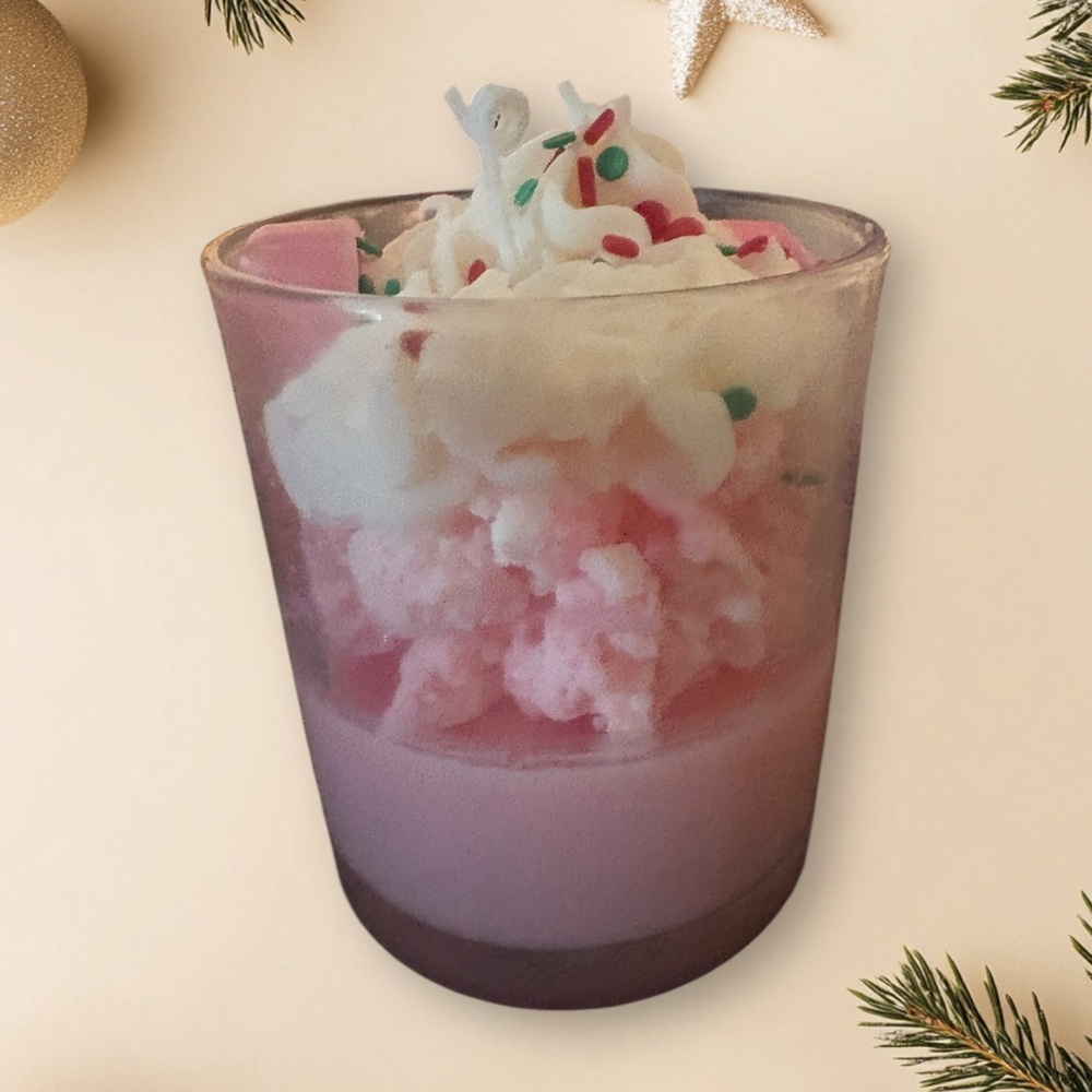 Peppermint 18oz peppermint candle with candy cane center non toxic NIB - Picture 2 of 4